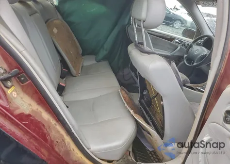 2001 Mercedes-Benz C 240 из США, поврежденный, VIN WDBRF61J31F076938